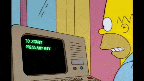 Homer Simpson trabajando en el PC